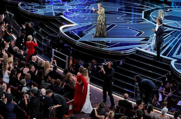 Los mejores momentos de la 90 ceremonia de entrega de los Oscar - Sputnik Mundo