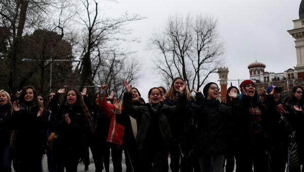 Manifestación con motivo del Día Internacional de la Mujer, Madrid, España - Sputnik Mundo