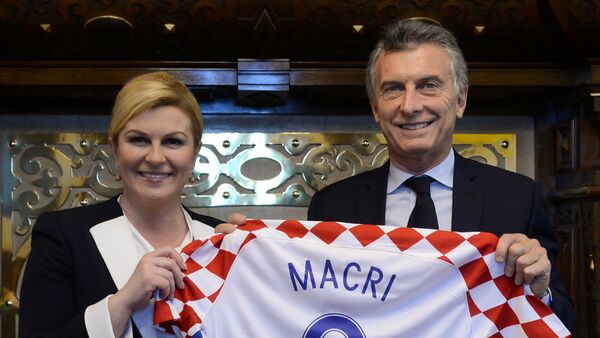 La presidenata croata, Kolinda Grabar-Kitarovic, y el presidente de Argentina, Mauricio Macri - Sputnik Mundo