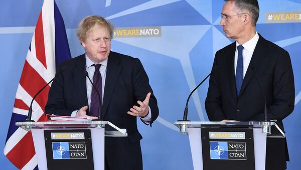 El ministro de Asuntos Exteriores del Reino Unido, Boris Johnson, y el secretario general de la OTAN, Jens Stoltenberg - Sputnik Mundo