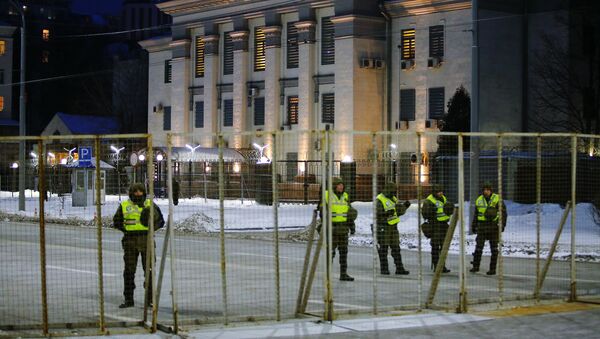 Bloqueo de la Embajada de Rusia en Kiev, Ucrania - Sputnik Mundo