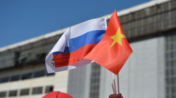 Banderas de Rusia y Vietnam - Sputnik Mundo