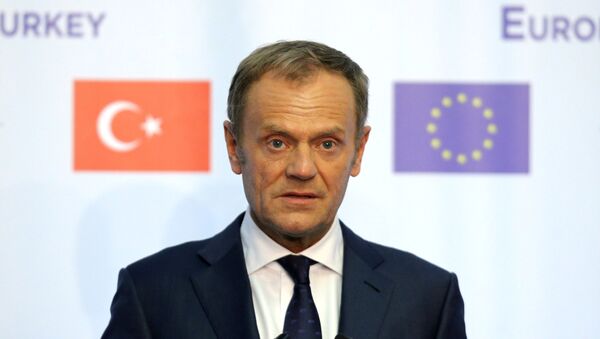 El presidente del Consejo Europeo, Donald Tusk, asiste a una conferencia de prensa en Bulgaria - Sputnik Mundo