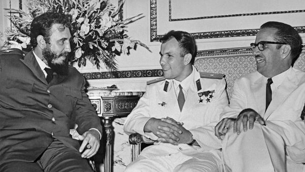 Reunión entre Fidel castro y Yuri Gagarin en La Habana - Sputnik Mundo