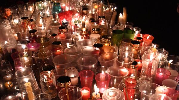 Homenaje a las víctimas del incendio en la ciudad rusa de Kémerovo - Sputnik Mundo