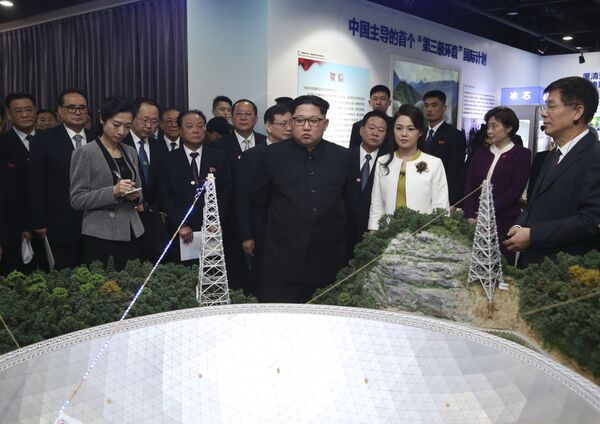 Rumores, sanciones y un tren blindado: así fue el primer viaje de Kim Jong-un al extranjero - Sputnik Mundo
