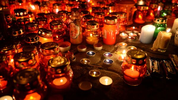Homenaje a las víctimas del incendio en la ciudad rusa de Kémerovo - Sputnik Mundo