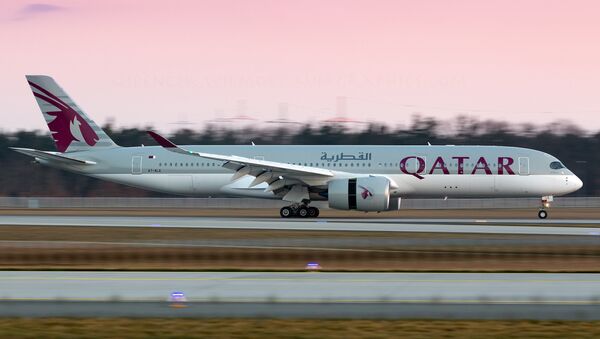 Un A350 de Qatar Airways - Sputnik Mundo