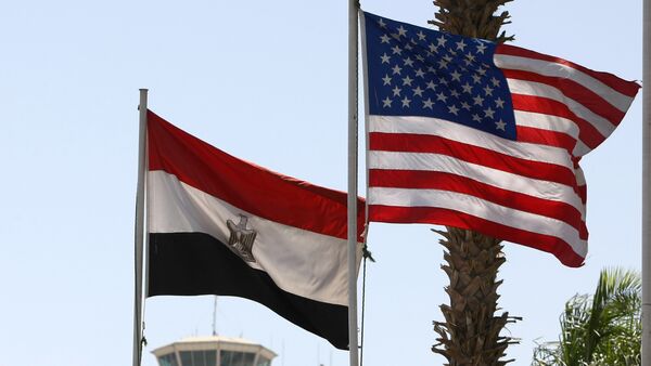 Banderas de EEUU y Egipto - Sputnik Mundo