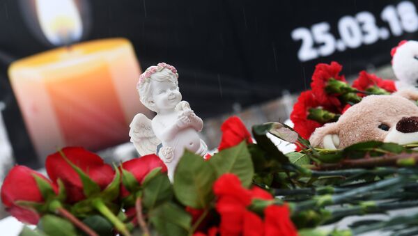 Homenaje a las víctimas del incendio en Kémerovo (Archivo) - Sputnik Mundo