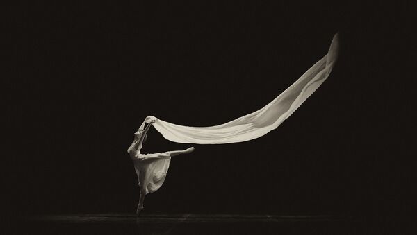 Una mujer bailando (imagen referencial) - Sputnik Mundo