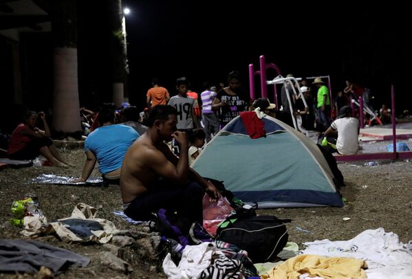 La caravana de migrantes centroamericanos que ha provocado la ira de Trump - Sputnik Mundo