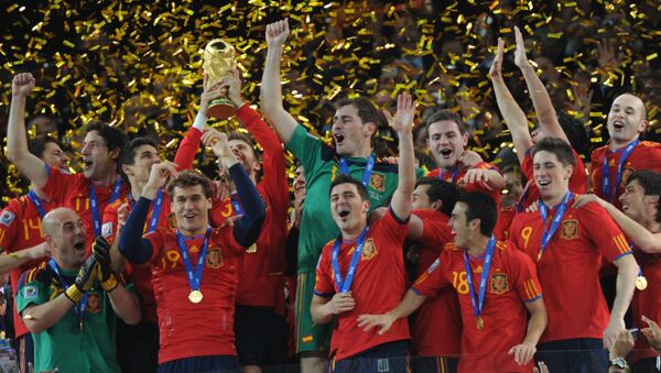 La selección española de fútbol al ganar el Mundial en 2010 - Sputnik Mundo