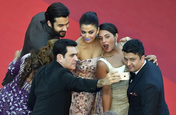 Las mejores 'selfie' del Festival de Cannes, antes de su prohibición - Sputnik Mundo