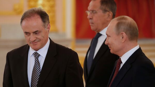 Ramiz Basic, embajador de Montenegro en Rusia, entrega sus credenciales diplomáticas en Moscú, Rusia, el 11 de abril de 2018 - Sputnik Mundo