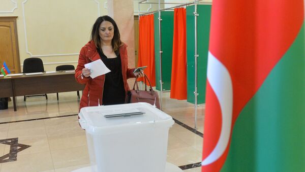 Las elecciones presidenciales anticipadas en Azerbaiyán - Sputnik Mundo