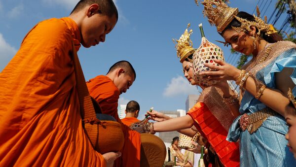 Celebración a lo grande: el Año Nuevo llega a Tailandia - Sputnik Mundo