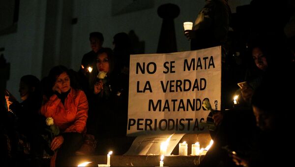 Homenaje a los periodistas asesinados en la frontera entre Ecuador y Colombia - Sputnik Mundo