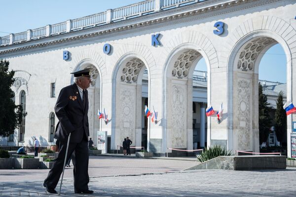 El Tren de la Victoria: Crimea celebra su liberación de los invasores nazis - Sputnik Mundo