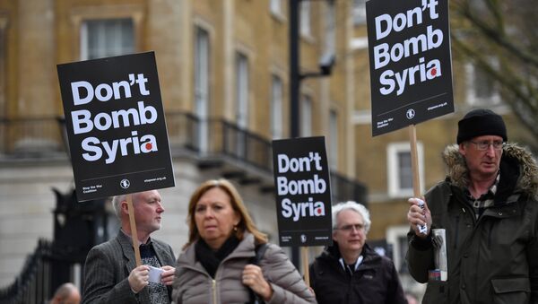 Protestas contra la involucración del Reino Unido en el ataque contra Siria, Londres - Sputnik Mundo