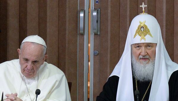 Patriarca ruso Kiril y papa Francisco (archivo) - Sputnik Mundo