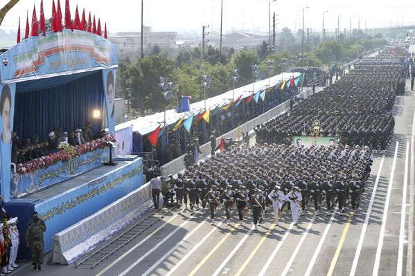 El poder militar de Irán en el Desfile del Día Nacional del Ejército - Sputnik Mundo