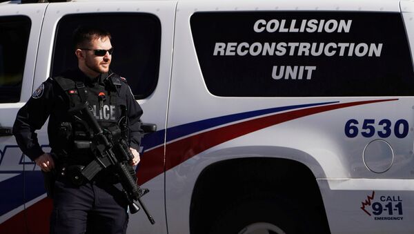 Policía en el lugar del atropello en Toronto - Sputnik Mundo