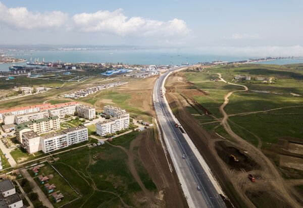La construcción del acceso automovilístico al puente de Crimea - Sputnik Mundo