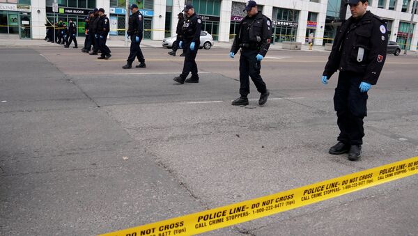 Policía en el lugar del atropello en Toronto - Sputnik Mundo