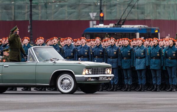 Primer ensayo del desfile del Día de la Victoria en San Petersburgo - Sputnik Mundo