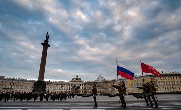 Primer ensayo del desfile del Día de la Victoria en San Petersburgo - Sputnik Mundo