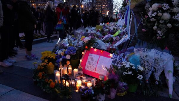 Memorial en Toronto por las víctimas del atropello - Sputnik Mundo