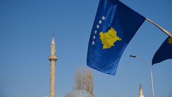Bandera de Kosovo en Pristina (archivo) - Sputnik Mundo
