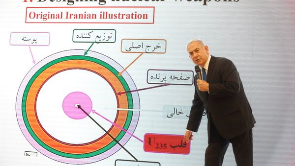 Benjamín Netanyahu, primer ministro de Israel, presenta archivo nuclear secreto de Irán - Sputnik Mundo