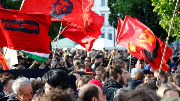 Manifestantes marchan en Berlín por el Día Internacional de los Trabajadores - Sputnik Mundo