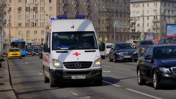 Una ambulancia en Moscú - Sputnik Mundo