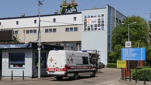 Una ambulancia en el lugar del incidente - Sputnik Mundo