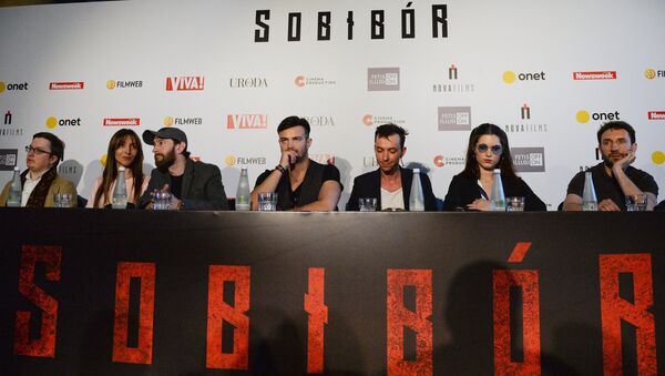 El actor y director de cine ruso Konstantín Jabenski  en la rueda de prensa tras la presentación de la película rusa 'Sobibor' - Sputnik Mundo