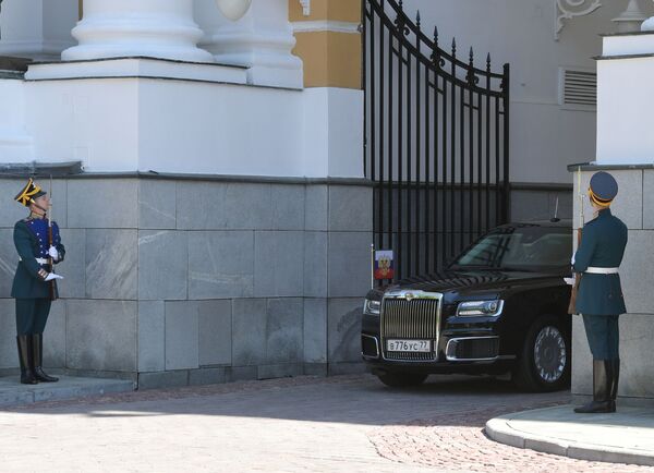 Putin estrena la nueva limusina rusa Kortezh - Sputnik Mundo