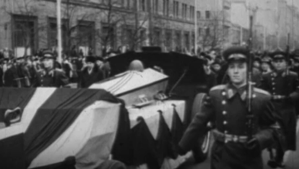 Homenaje a los defensores de la patria: inauguración de la Tumba del soldado desconocido - Sputnik Mundo