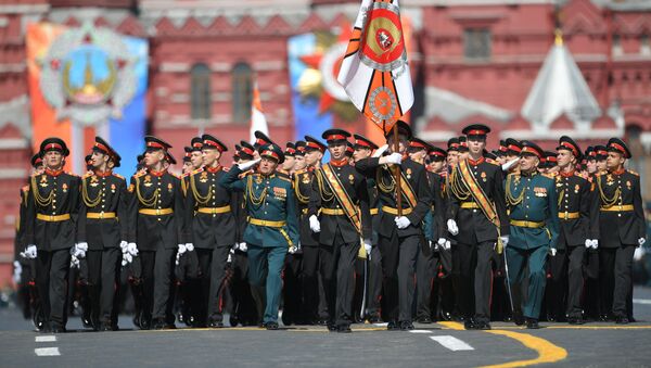 Cadetes de la Escuela Militar Suvórov durante el desfile del Día de la Victoria en la Plaza Roja, Moscú, Rusia - Sputnik Mundo