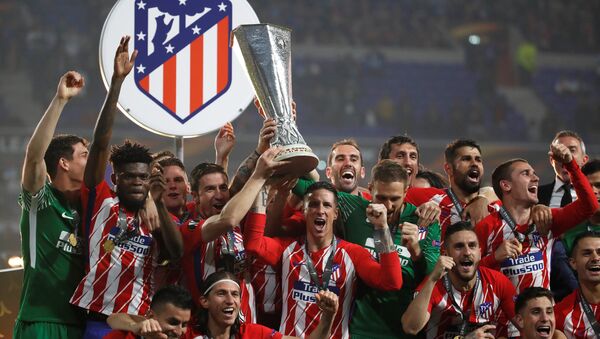 Atlético de Madrid celebra la victoria - Sputnik Mundo
