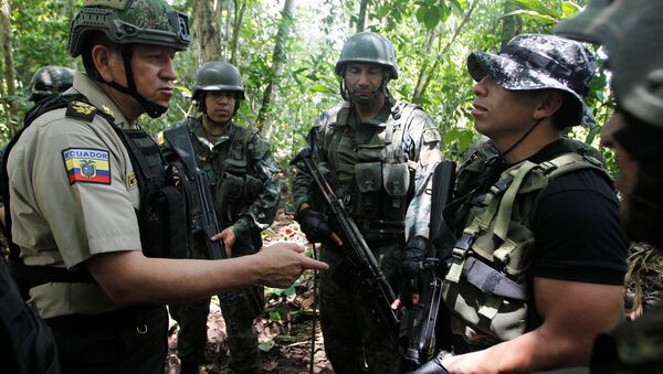 Militares de Ecuador en la frontera con Colombia - Sputnik Mundo