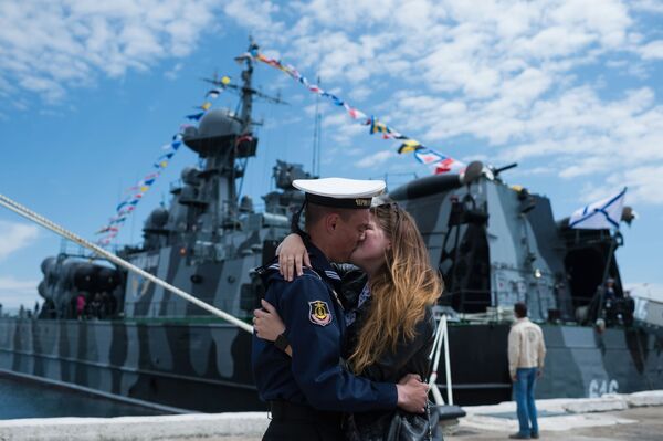 Puente de Crimea, bellezas de Cannes y boda real: las mejores fotos de la semana - Sputnik Mundo