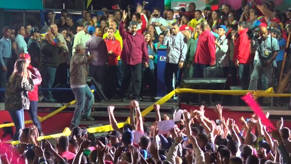 Partidarios de Maduro celebran su victoria con bailes y canciones - Sputnik Mundo