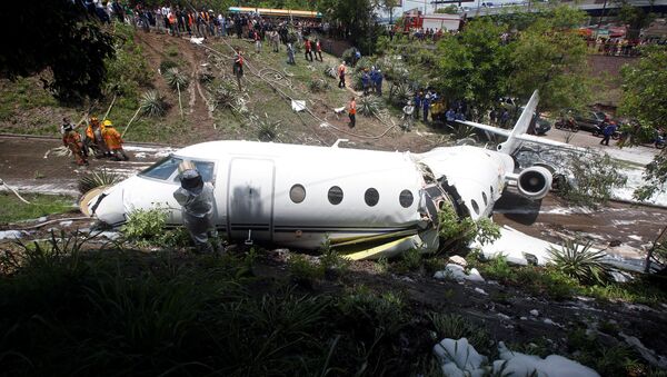 La aeronave Gulfstream G200 se despista en el aeropuerto de Tegucigalpa - Sputnik Mundo