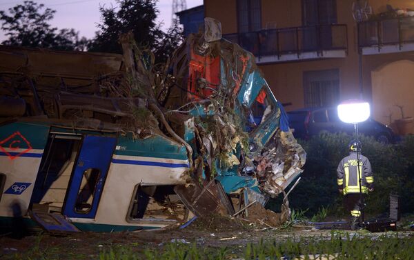 Lugar del accidente ferroviario en Turín, Italia - Sputnik Mundo