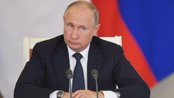 Vladímir Putin durante su encuentro con Shinzo Abe - Sputnik Mundo
