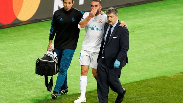Daniel Carvajal, el defensa del Real Madrid, sufre una lesión muscular durante el final de la Liga de Campeones contra el Liverpool - Sputnik Mundo