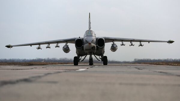 Un avión Su-25 ruso - Sputnik Mundo